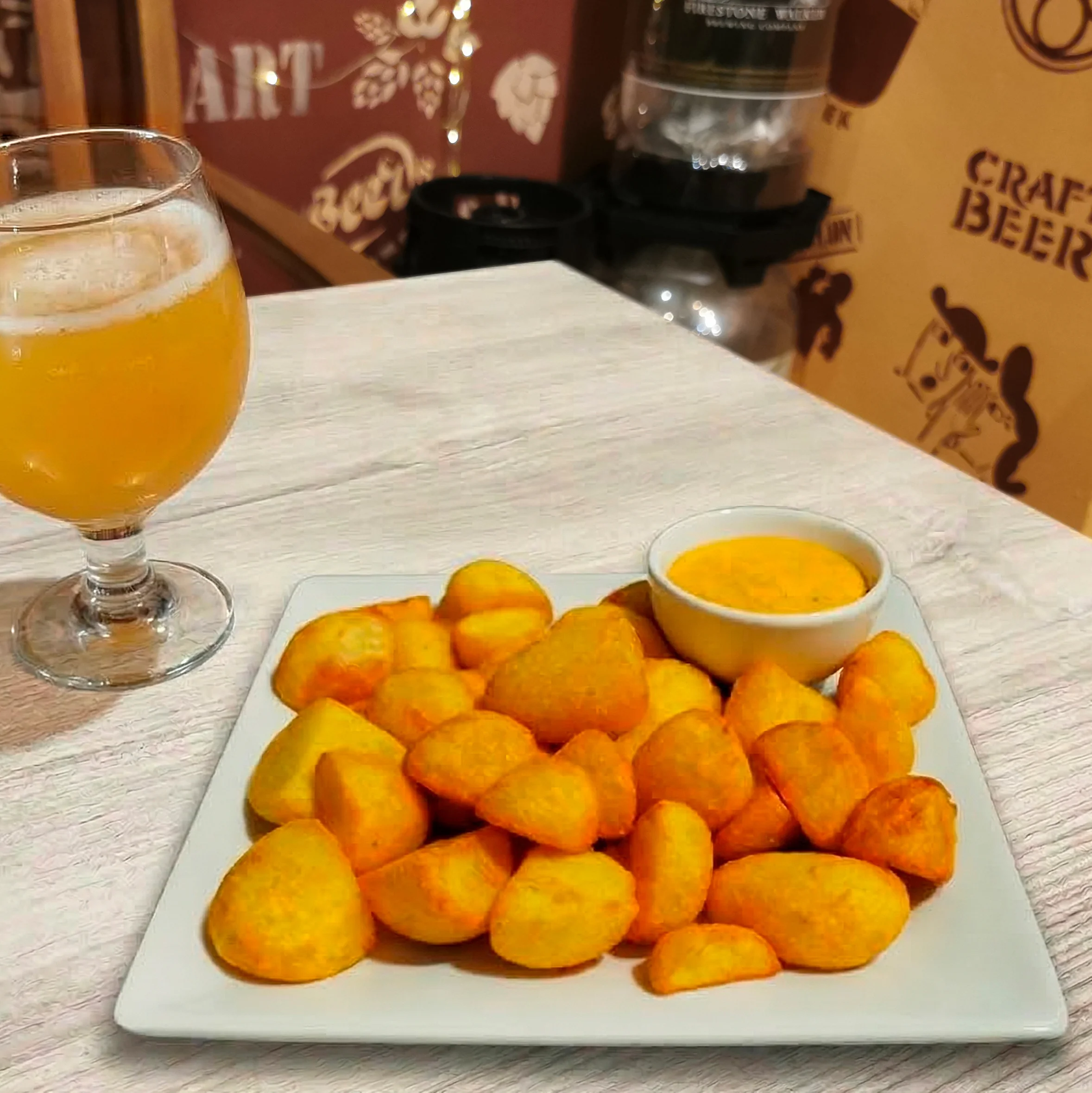 Bravas